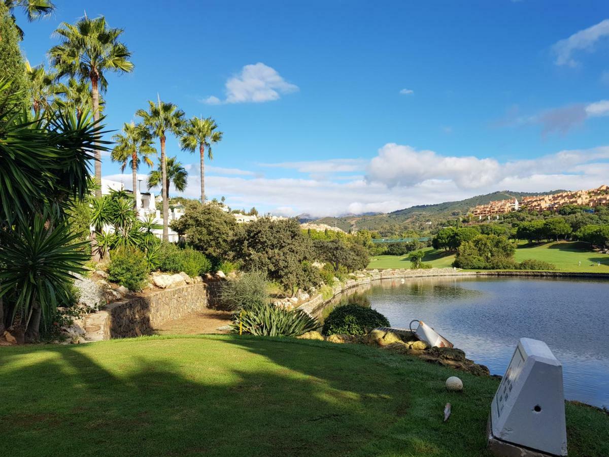 Ample Luxury Apart Fancy Marbella Golf & Padel Apartment Exterior photo
